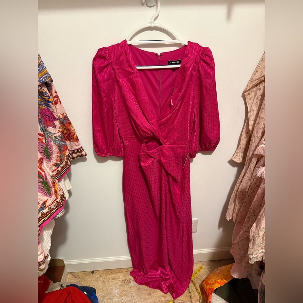 Express NWT pink dress size small